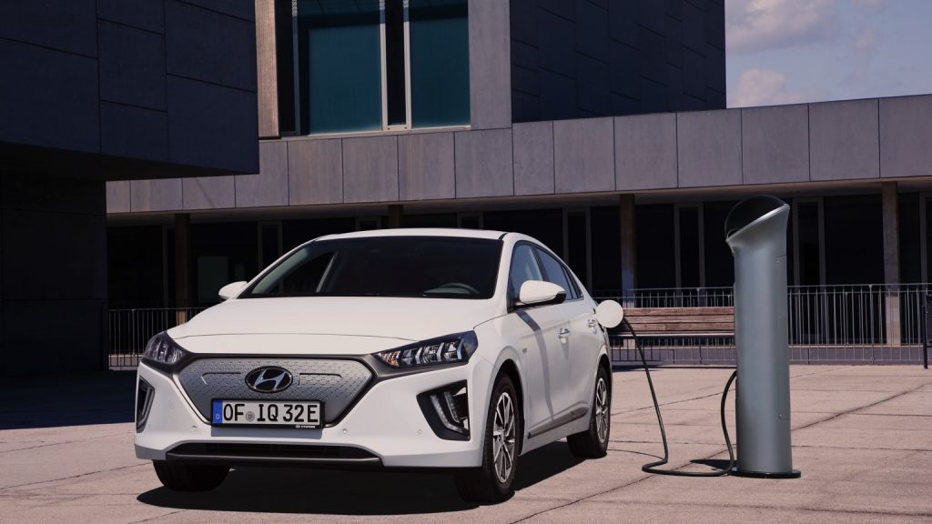 hyundai_ioniq_electric_2020-082x-jpg