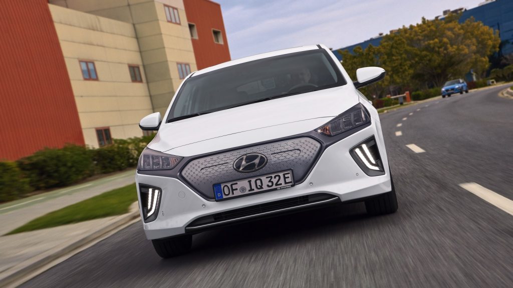 hyundai_ioniq_electric_2020-122x-jpg