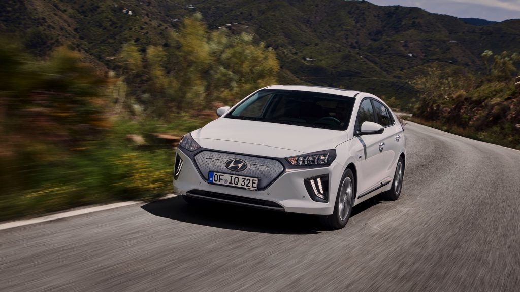 hyundai_ioniq_electric_2020-142x-jpg