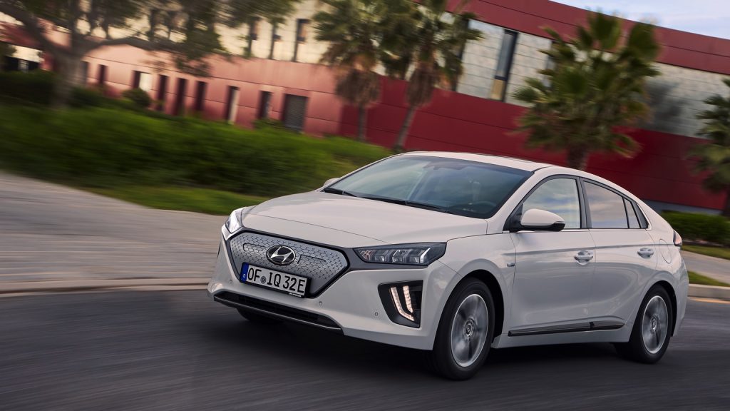 hyundai_ioniq_electric_2020-172x-jpg