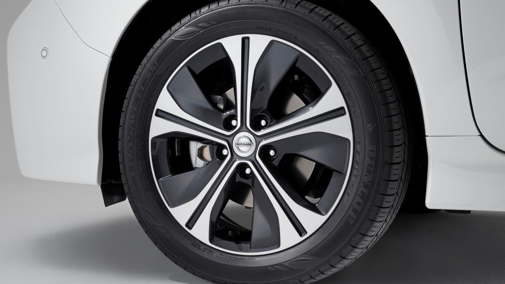 nissan_leaf_2018-152x-4-jpg