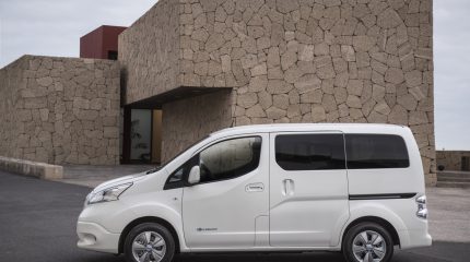 nissan_e-nv200_evalia_2018-102x-jpg