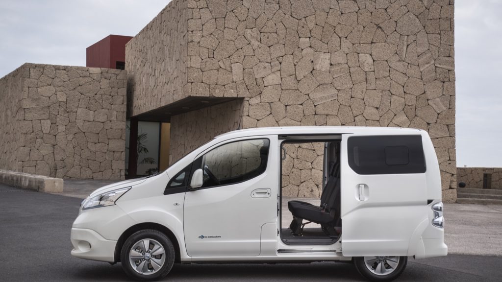 nissan_e-nv200_evalia_2018-112x-jpg