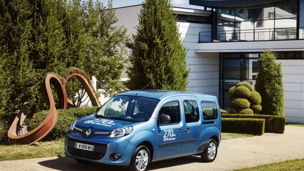 renault_kangoo_maxi_ze33-082x-jpg