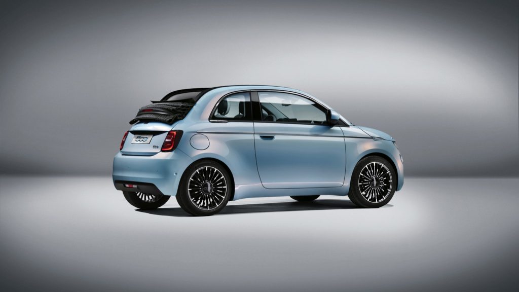 fiat_500e_convertible_2020-132x-jpg