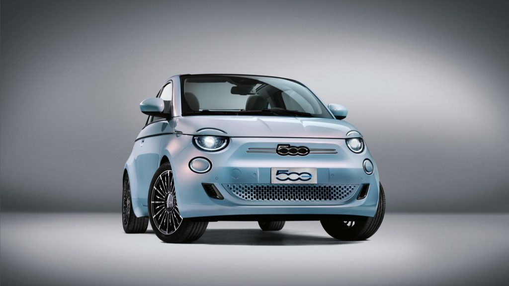 fiat_500e_convertible_2020-142x-jpg