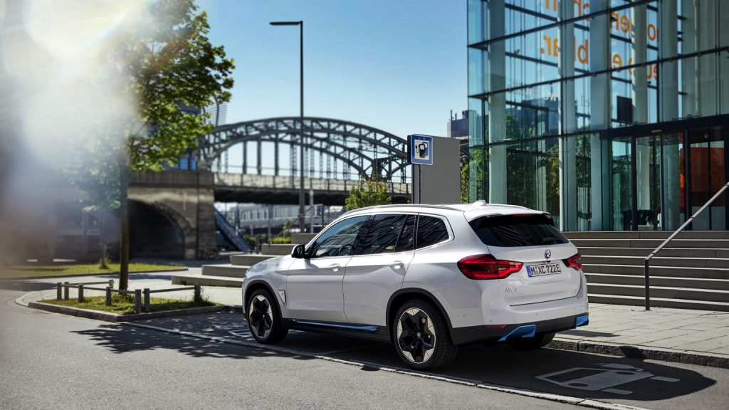 bmw_ix3-092x-jpg
