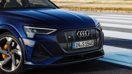 audi_e-tron_s_2020-172x-jpg