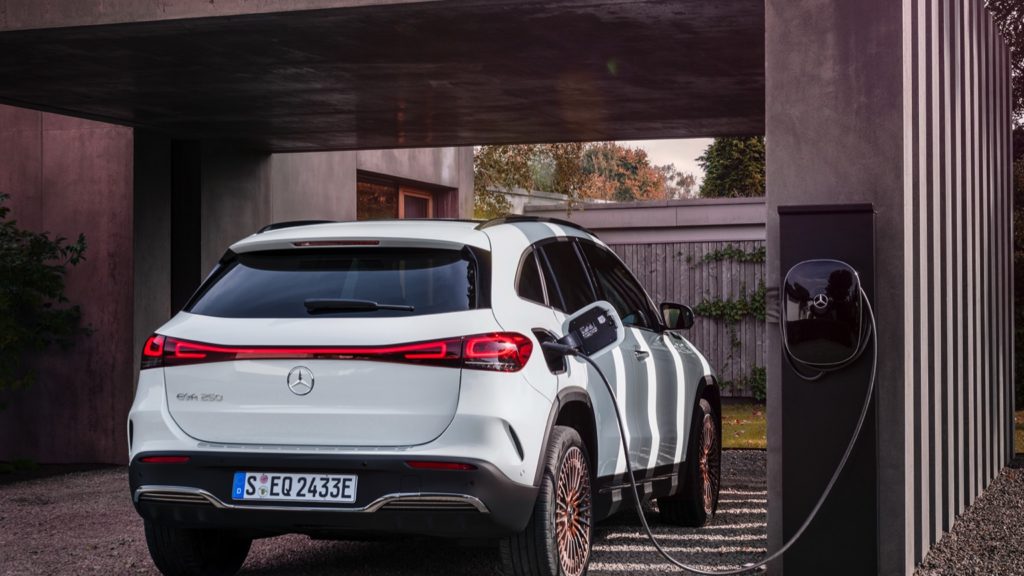 mercedes_eqa-102x-jpg