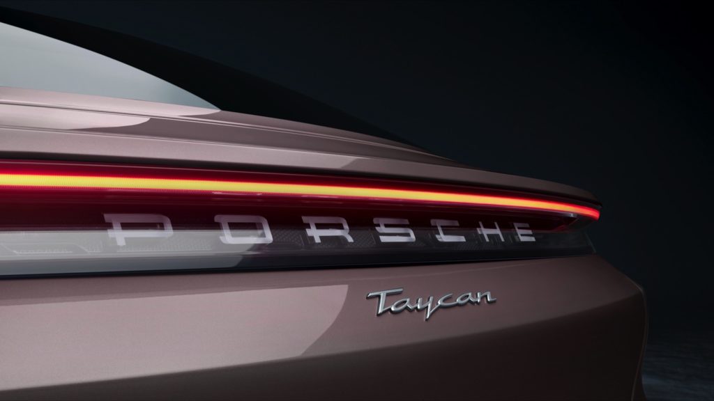 porsche_taycan-092x-jpg