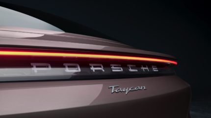 porsche_taycan-092x-jpg