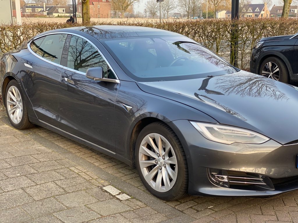 tesla-model-s-tr863r-2