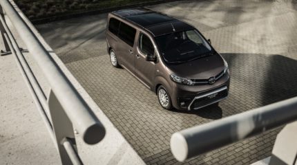 toyota_proace_verso-032x-jpg