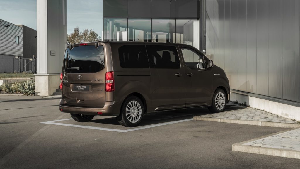 toyota_proace_verso-042x-jpg