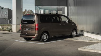 toyota_proace_verso-042x-jpg