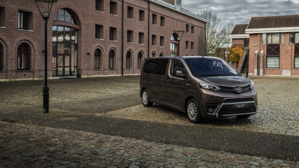 toyota_proace_verso-052x-jpg