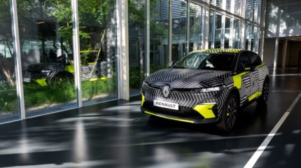 renault_megane_etech-042x-jpg