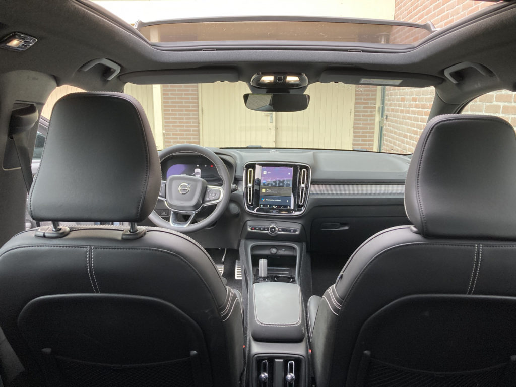 volvo-xc40-electric-lease-zakelijk-interieur-6