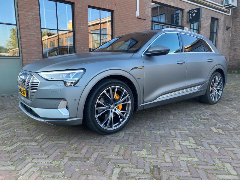 audi-e-tron-55-quattro-mat-grijs-release-1