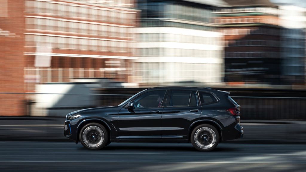 bmw_ix3_2022-162x-jpg