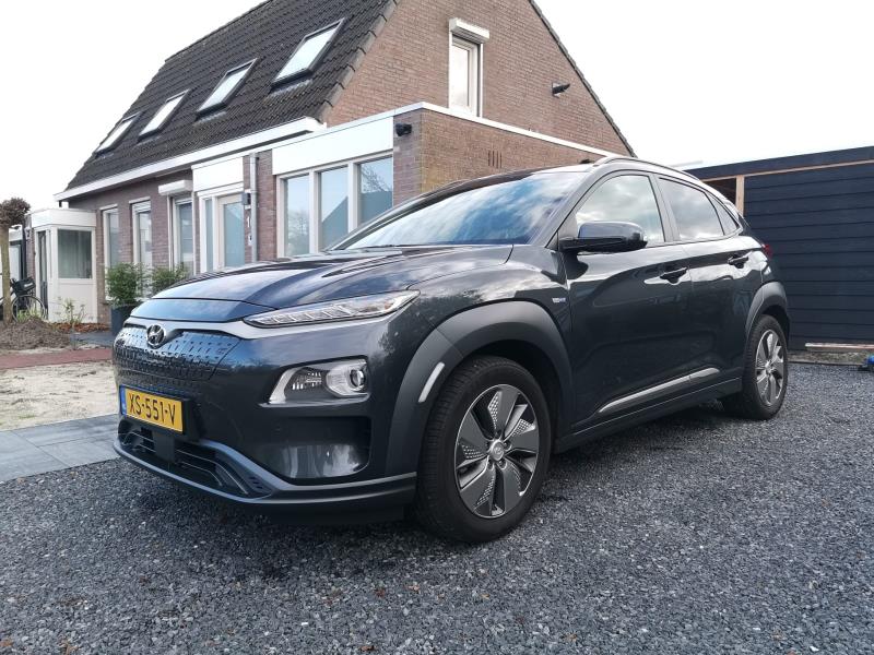 hyundai-kona-electric-premium-donkergrijs-release-zakelijk-leasen-1