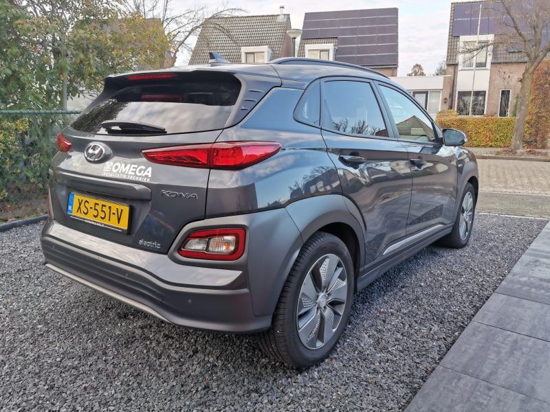 hyundai-kona-electric-premium-donkergrijs-release-zakelijk-leasen-4