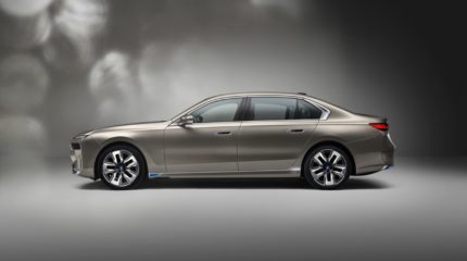 bmw_i7_2022-122x-jpg