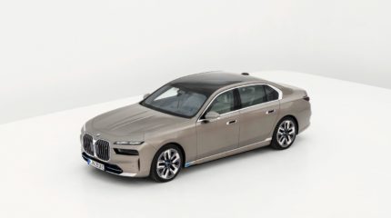 bmw_i7_2022-162x-jpg