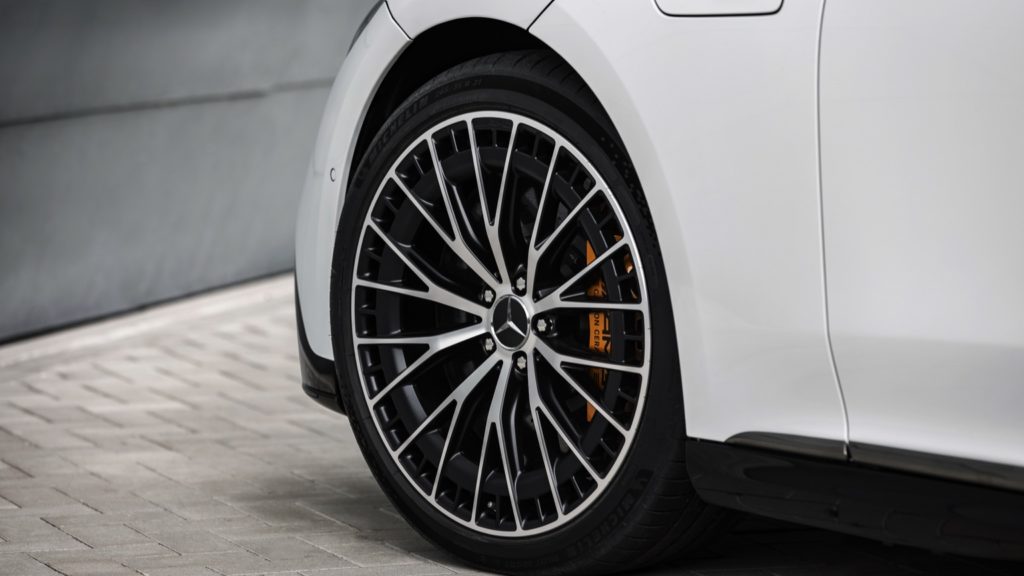mercedes_eqe_amg_53-222x-jpg