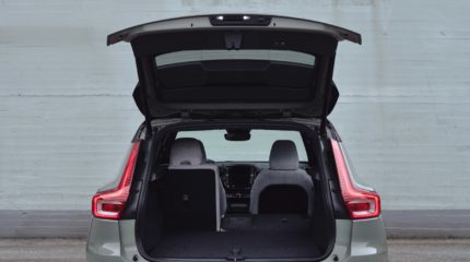 volvo_xc40_recharge_2023-172x-jpg