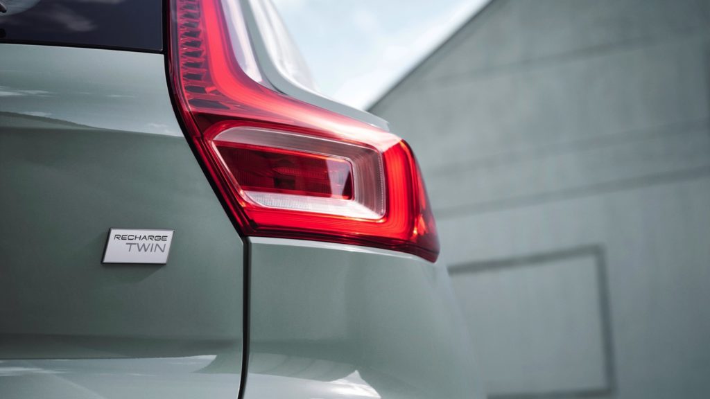 volvo_xc40_recharge_2023-232x-jpg