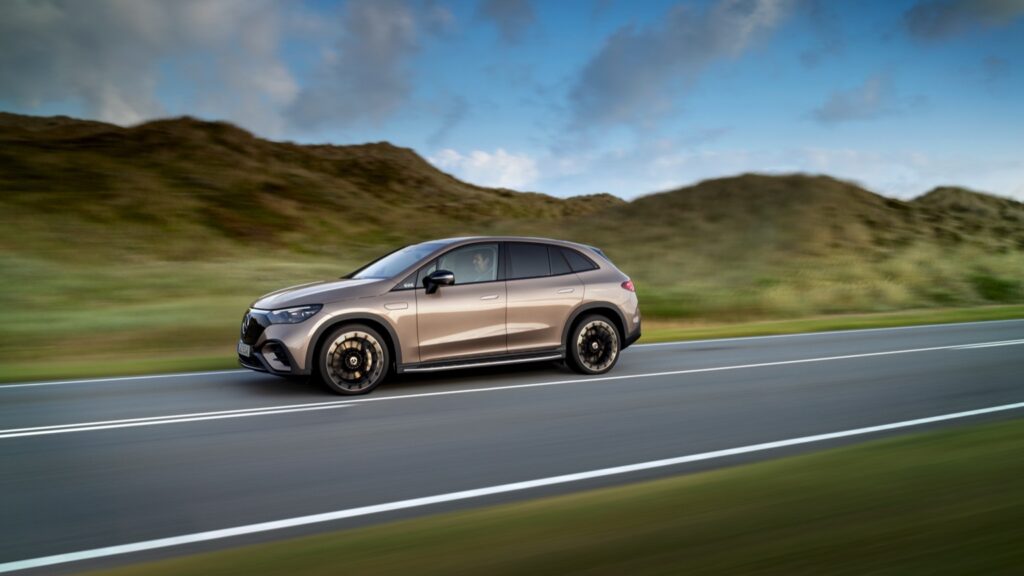 mercedes_eqe_suv-062x