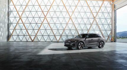 audi_q8-etron-2023-072x