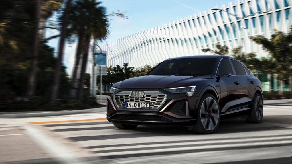 audi_q8-etron-sportback-2023-082x