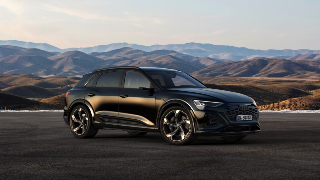 audi_sq8-etron-2023-032x