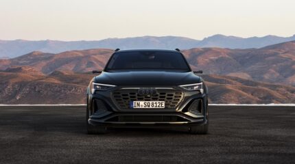 audi_sq8-etron-2023-052x