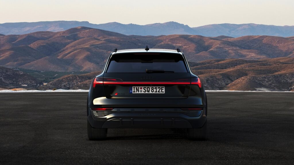 audi_sq8-etron-2023-062x