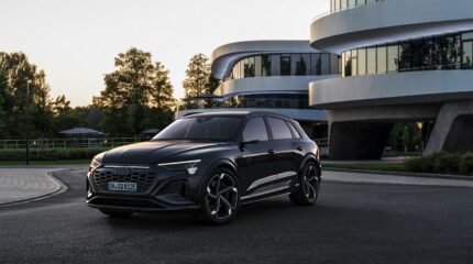 audi_sq8-etron-2023-092x