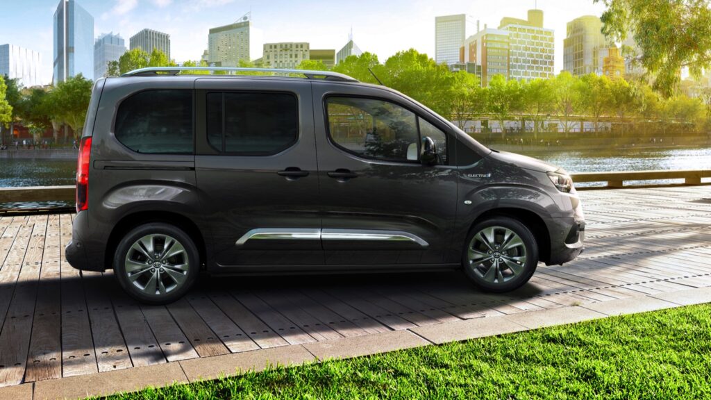 toyota_proace_city_verso_electric-022x