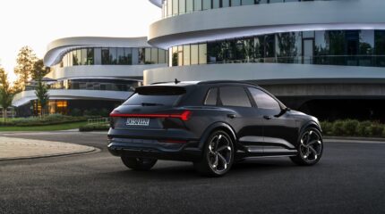 audi_sq8-etron-2023-122x-jpg