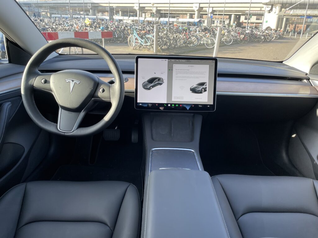 tesla-model-3-long-range-dual-motor-awd-silver-5