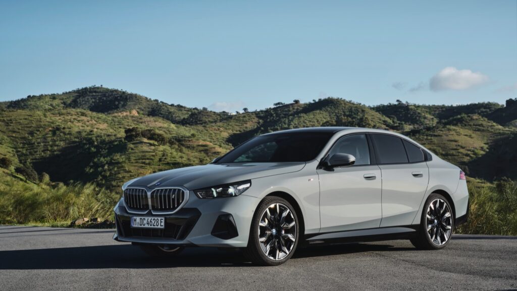 bmw_i5_edrive40_sedan-082x-jpg