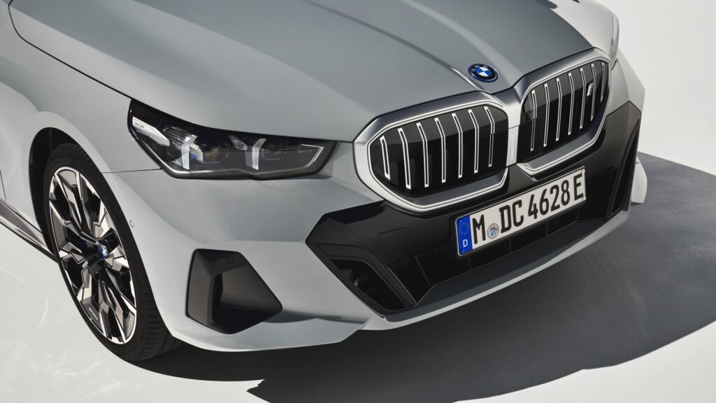 bmw_i5_edrive40_sedan-152x-jpg