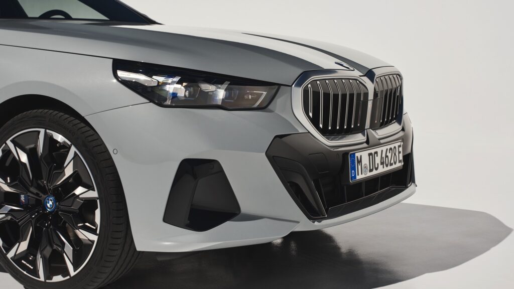 bmw_i5_edrive40_sedan-162x-jpg