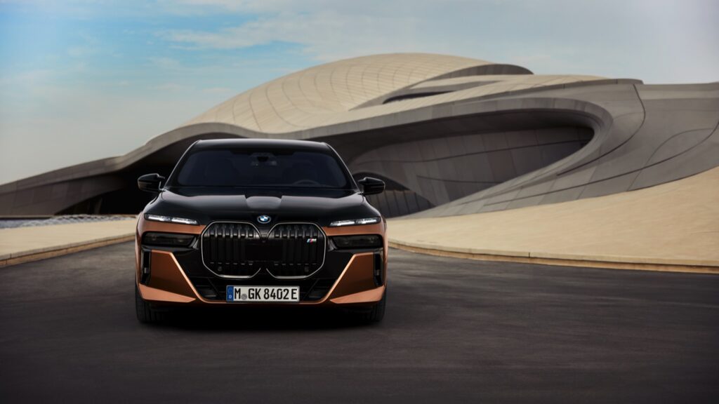 bmw_i7_m70_2023-142x-jpg