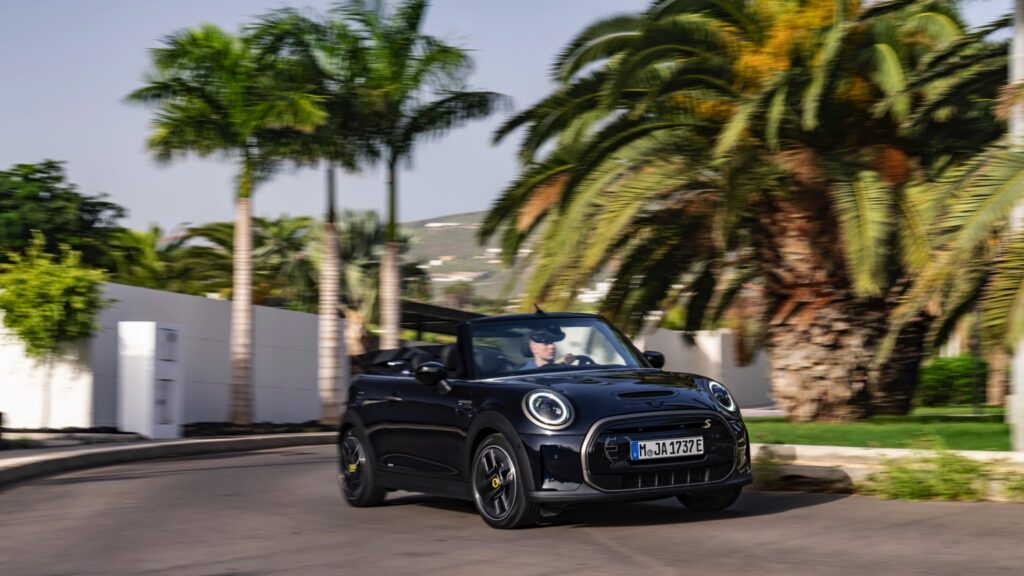 mini_electric_convertible-102x-jpg