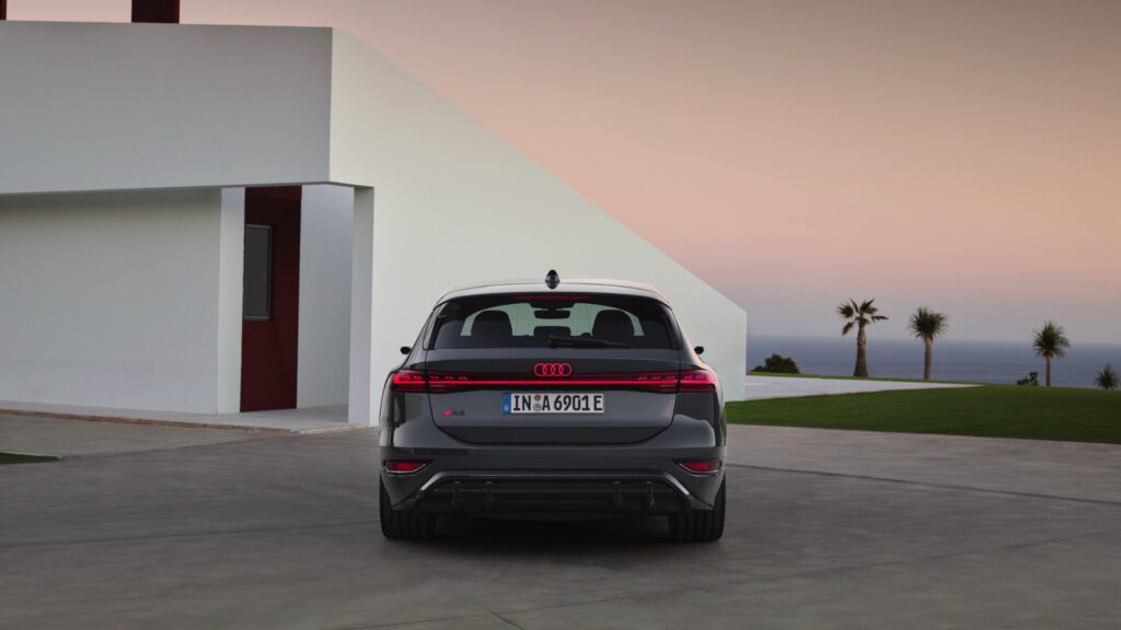 audi_a6_avant_etron_2024-202x-jpg