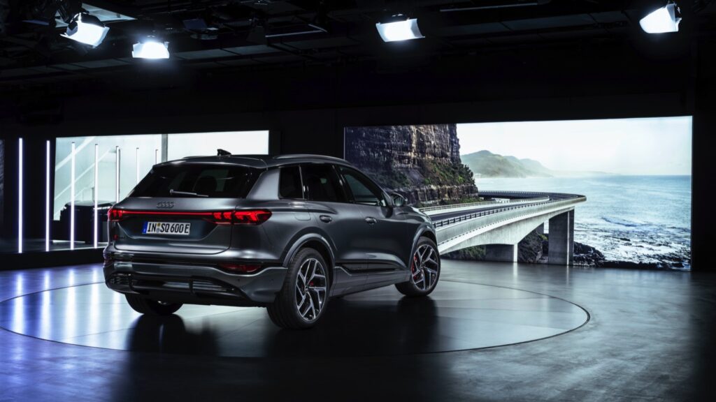 audi_sq6_etron_2024-092x-jpg