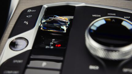 bmw_i4_2024-212x-jpg