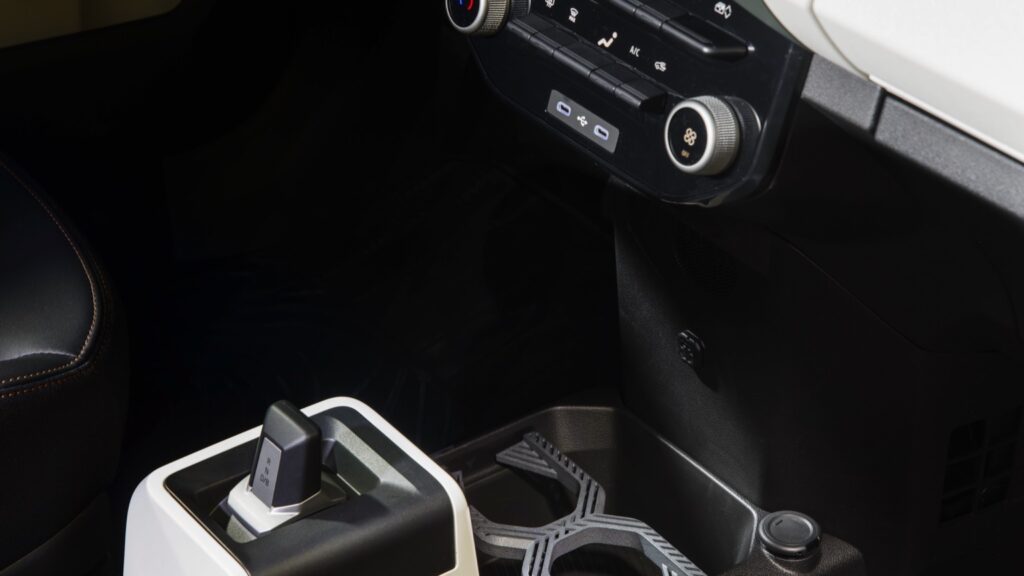 dacia_spring_electric_2024-172x-jpg